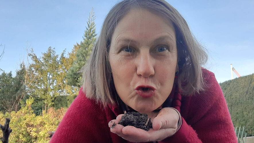 Podcast host Ivonne Smit blows away topsoil