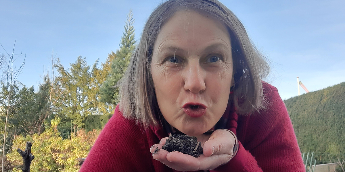 Podcast host Ivonne Smit blows away topsoil