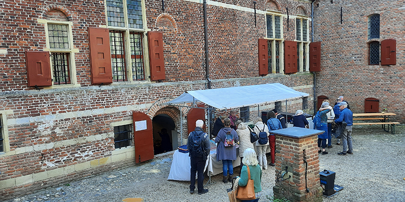 Kasteel Hernen binnenplaats