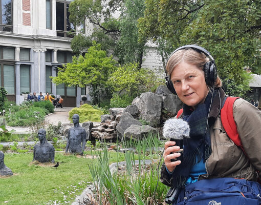 Podcaster Ivonne Smit in Den Botaniek van Antwerpen
