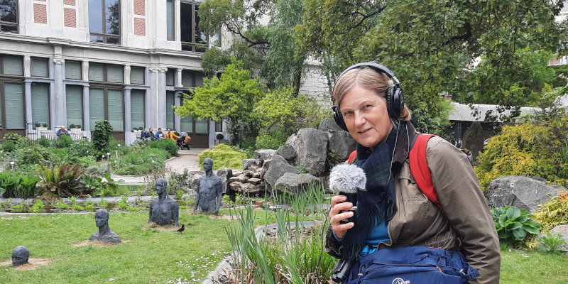Podcaster Ivonne Smit in Den Botaniek van Antwerpen