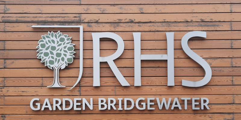 RHS Garden Bridgewater naam op gevel